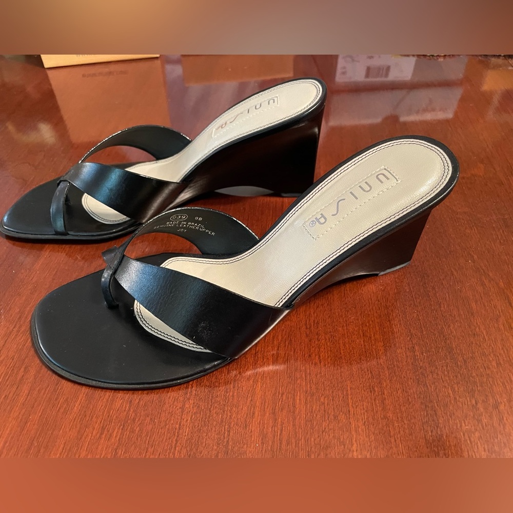 Unisa shoes